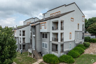 Building Photo - Capital Hills