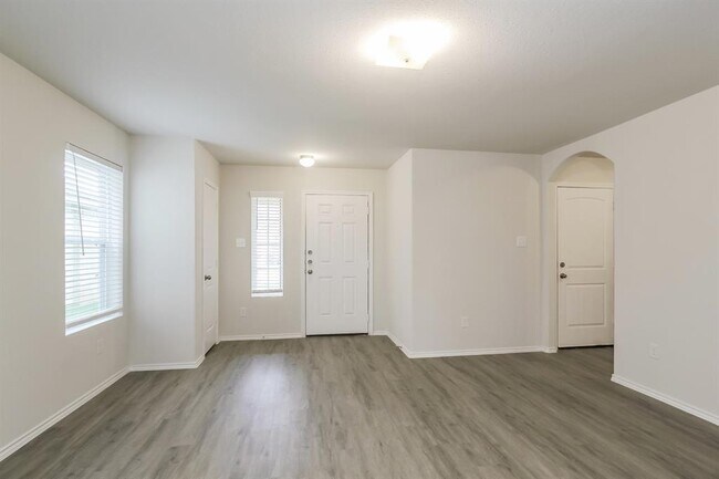 Building Photo - 345 Shelby Meadow Dr