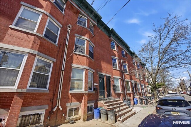 Foto del edificio - 44 1/2 3rd Street Unit 2