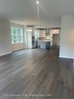 Foto del edificio - 301 Arose Ln