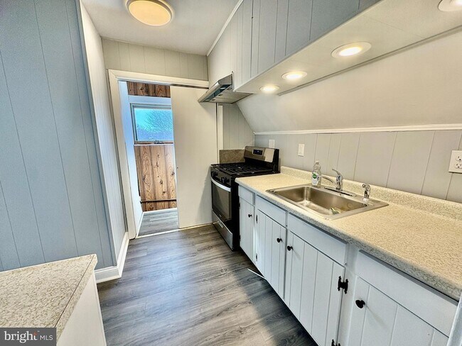 Foto del edificio - 735 Morgan Ave