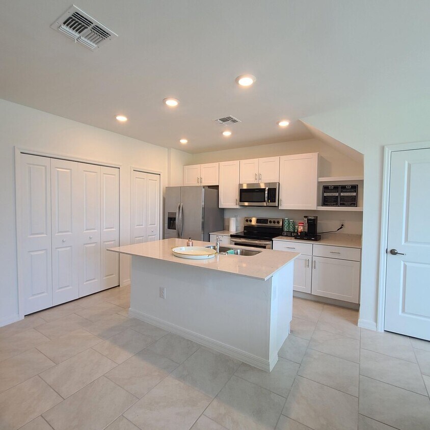 Foto del edificio - Love Where You Live—for Less. New Lower Rates + Two Months FREE!