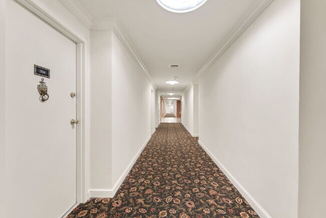 Foto del edificio - UTILITIES INCLUDED | Low Move-In | 1-Bedroom in Coral Gables w/ Parking