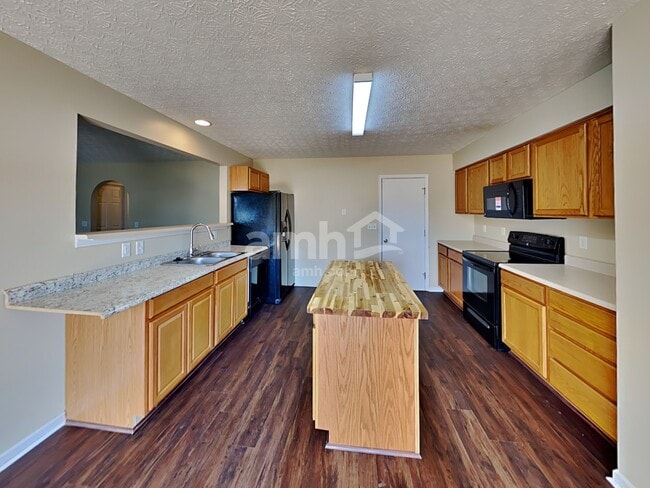 Building Photo - 8588 Greylag Ct