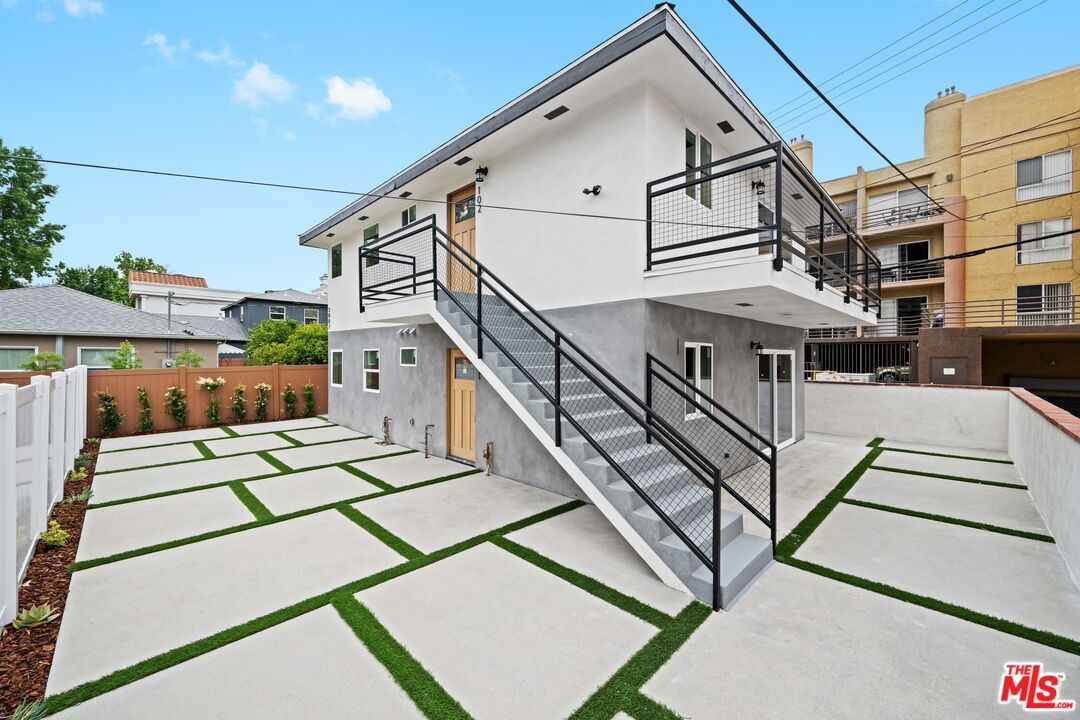 Primary Photo - 3807-3102 W Heffron Dr