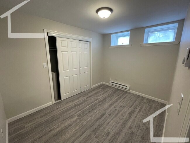 Building Photo - 10 Oakland Ter