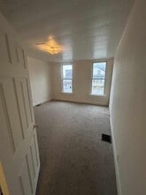 Building Photo - 908 Schuyler St