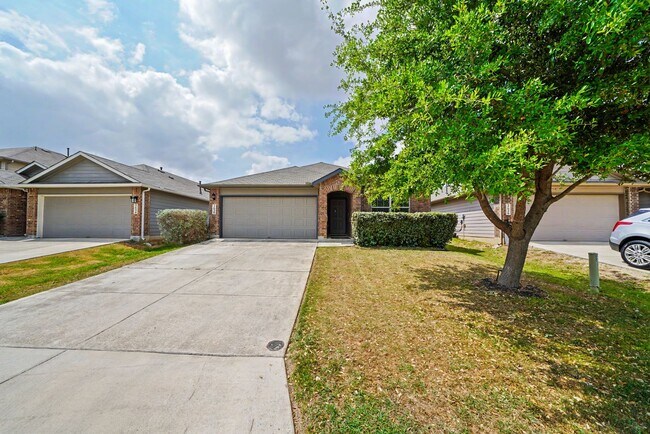 Building Photo - Modern 4-Bed Home with Open Layout in New Braunfels - Realtor Commission: $500