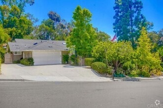 Building Photo - 907 Poppy Ln