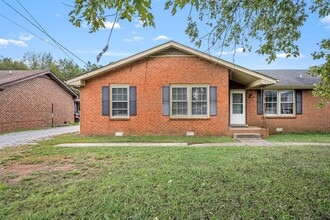 Building Photo - 1436 Bradyville Pike