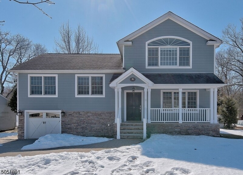 Primary Photo - 7 Alcott Dr