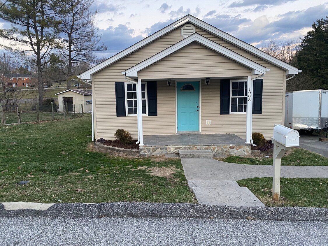 Primary Photo - 1008 Kabrich St