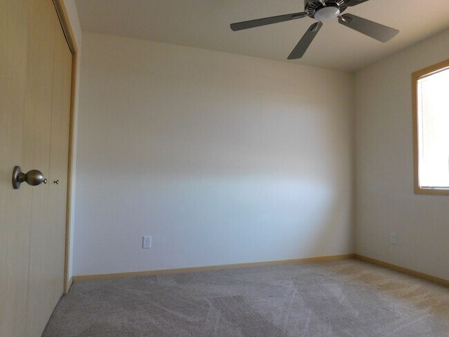 Building Photo - 200 Haley Pl
