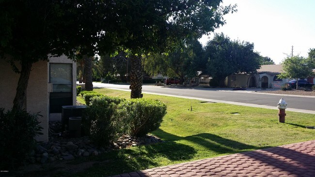 Foto del edificio - 4211 E Palm Ln