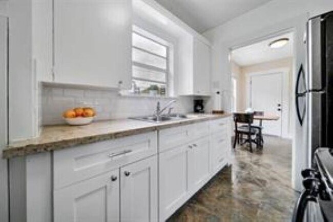 Building Photo - 4821 Rusk St