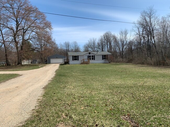 Building Photo - 14118 Lincoln Lake Avenue