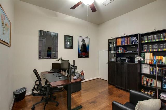 Foto del edificio - 8632 Knox St