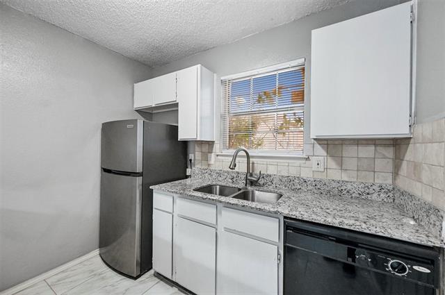 Foto del edificio - 3034 Tudor Ln