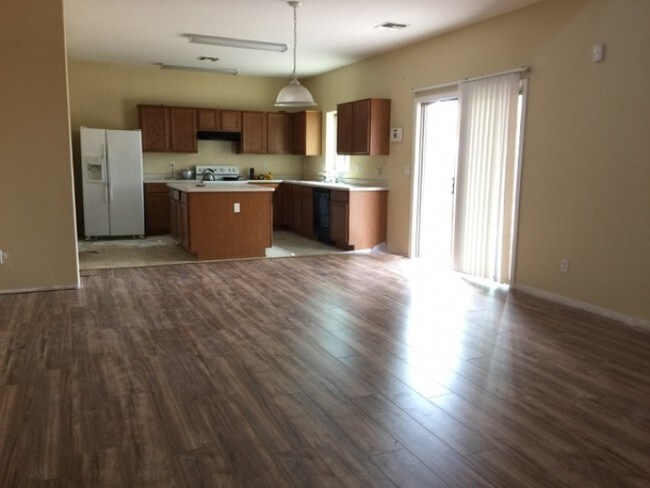 Building Photo - 17305 W Acapulco Ln