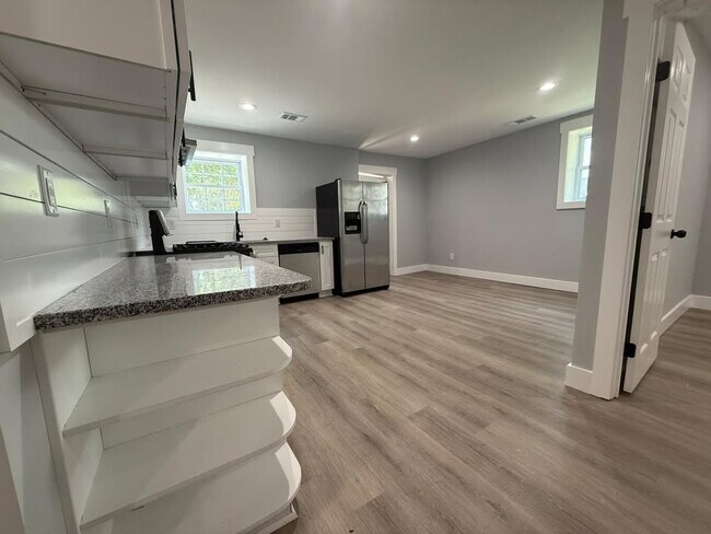 Foto del edificio - 1099 Center St SW