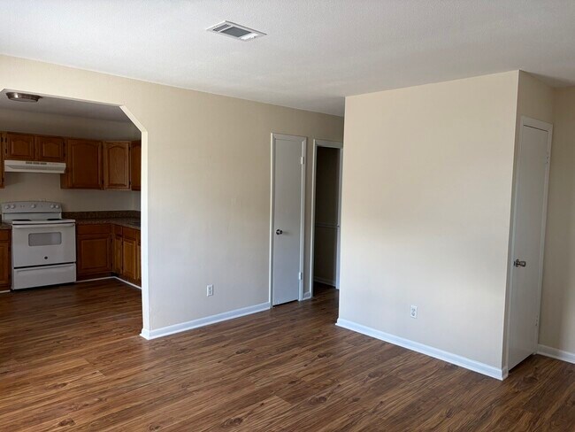 Building Photo - 204 Brandywine Rd