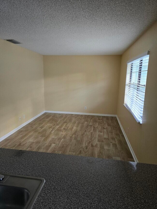 Foto del edificio - 13800 Bottlebrush Ct