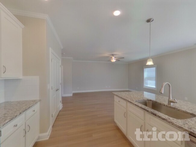 Foto del edificio - 154 Tradesmen Trl