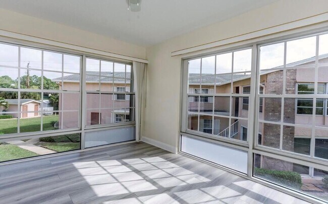 Building Photo - 12354 Alt A1a