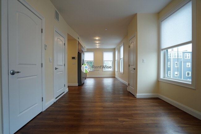 Building Photo - 315 Broadway