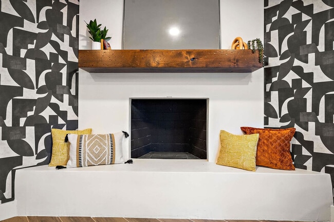 Building Photo - 6243 E Pershing Ave