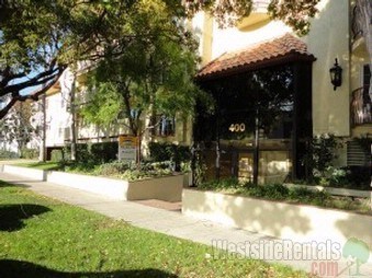 Primary Photo - 400 N Hollywood Way