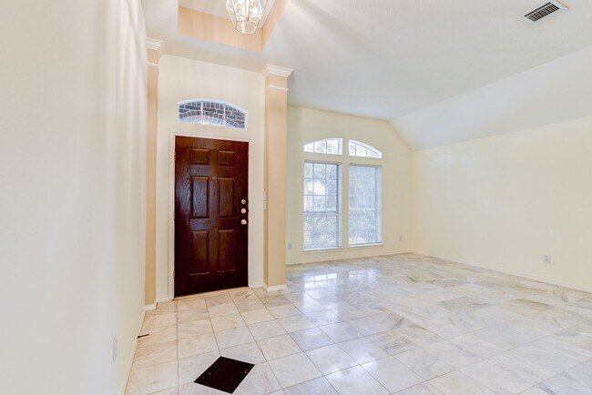 Foto del edificio - Exquisite 4-Bedroom Home in Copperfield: A...