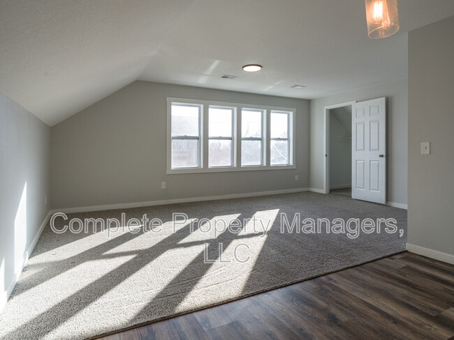 Building Photo - 103 Main St E