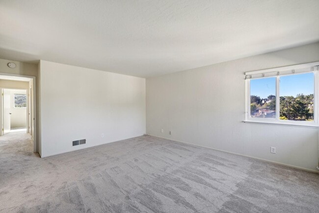 Building Photo - 2016 Fairmont Dr
