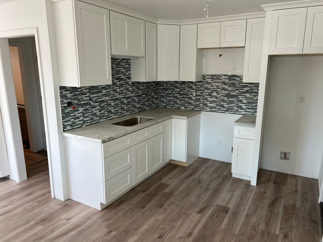 Foto del edificio - Fully Remodeled 2 Bedroom, 1 Bath
