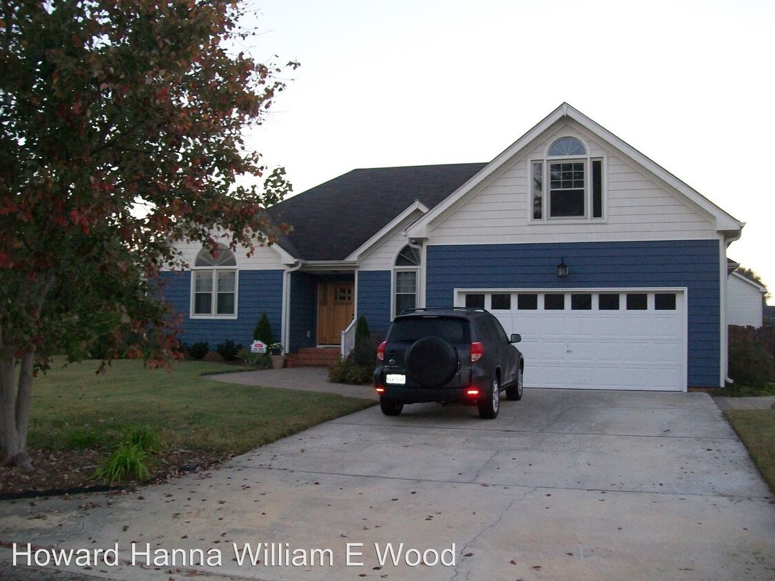 Building Photo - 221 Mooregate Ct