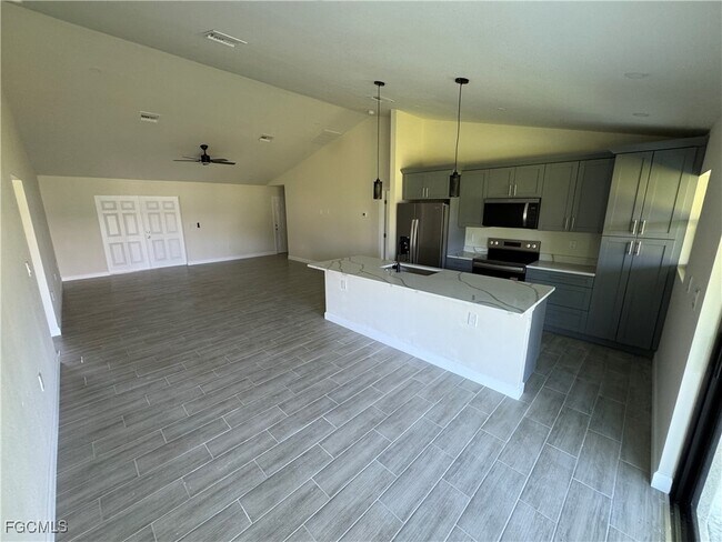 Building Photo - 6108 Holt Ct