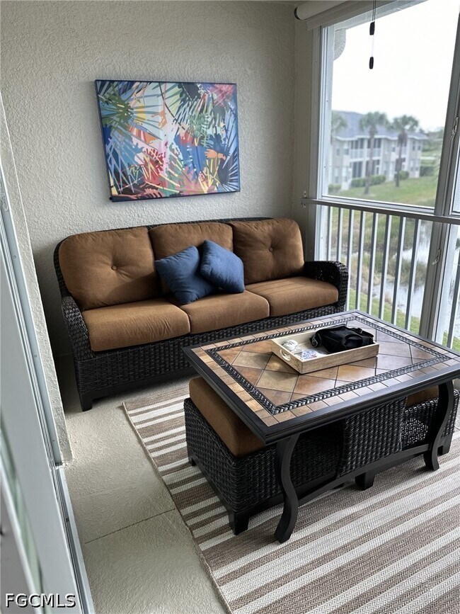 Foto del edificio - 10381 McArthur Palms Ln