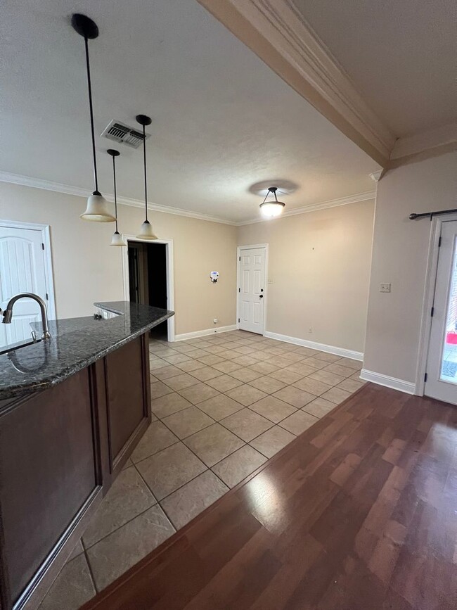 Building Photo - 4 Bedroom Home for lease
