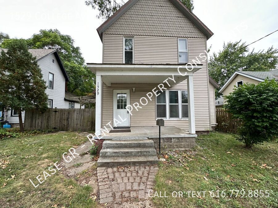 Primary Photo - Wonderful and Spacious Three Bedroom Home ...