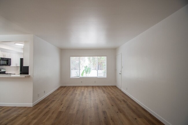 Building Photo - 14706 Dickens St