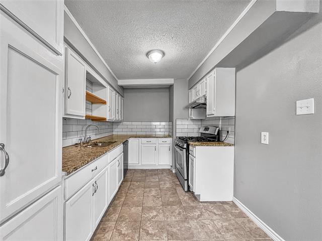Foto del edificio - 2421 Stovall Dr