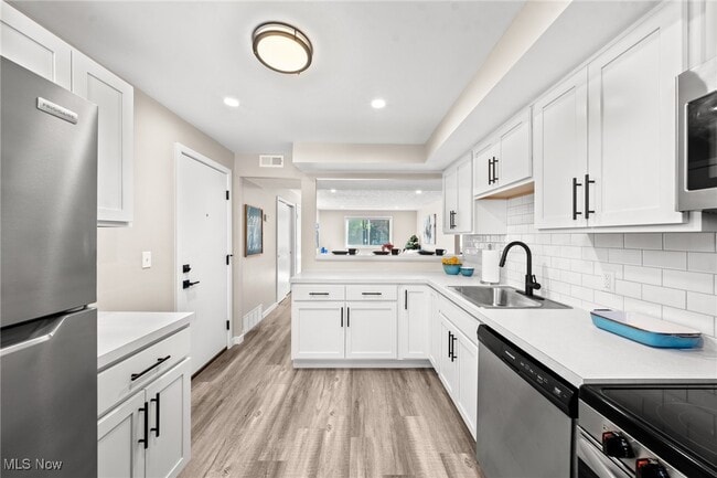 Building Photo - 21044 Southbend Cir