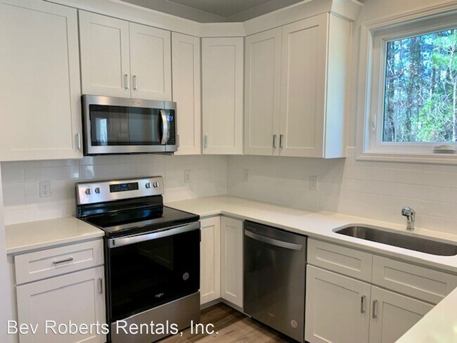 Building Photo - 3 br, 2.5 bath House - 821 Trinity Park Drive