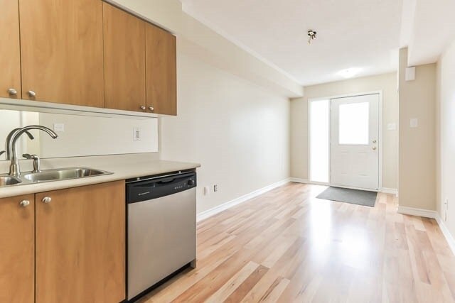 Building Photo - 2275 Bur Oak Av