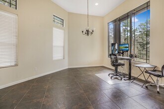 22 Twinstone Cir