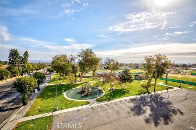 Foto del edificio - 12688 Chapman Ave