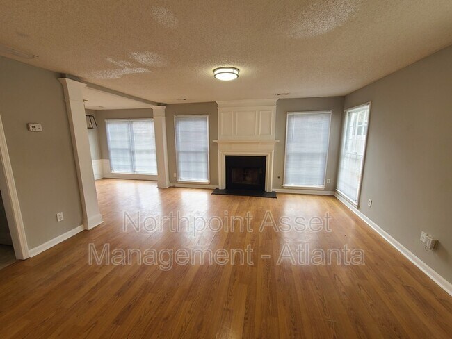 Foto del edificio - 3240 Binghampton Ln