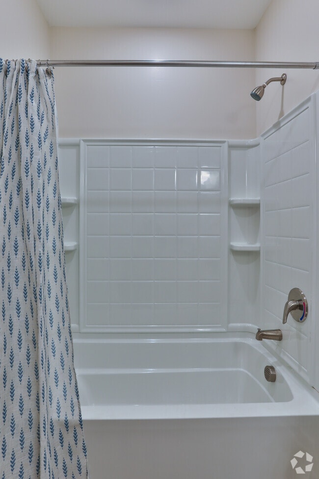 2BR, 2BA - Tribute Verdae