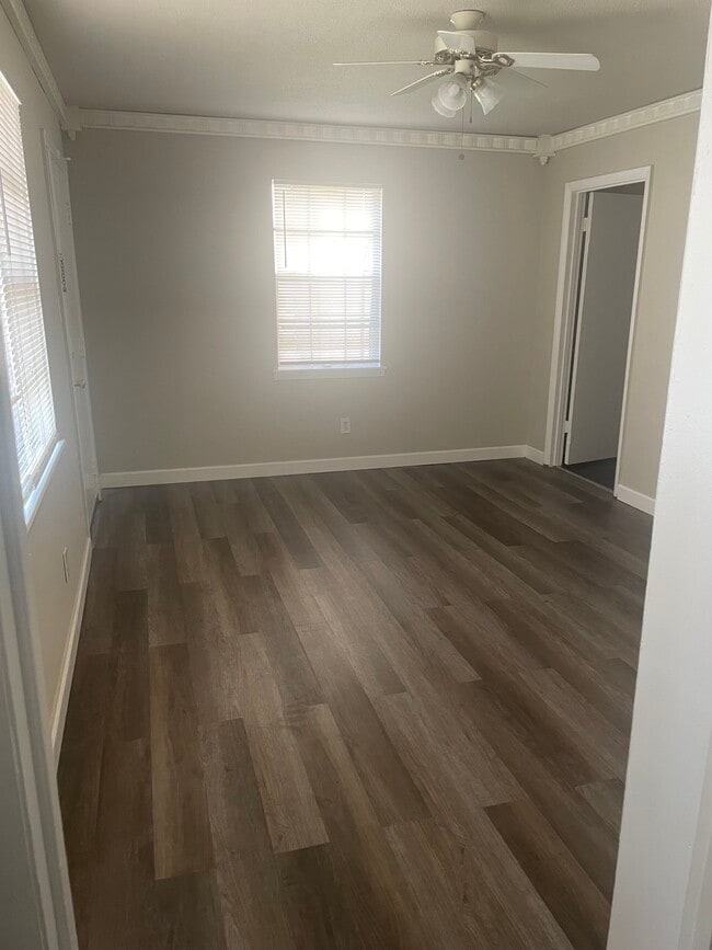 Living Room - Faulkner Court Apartments